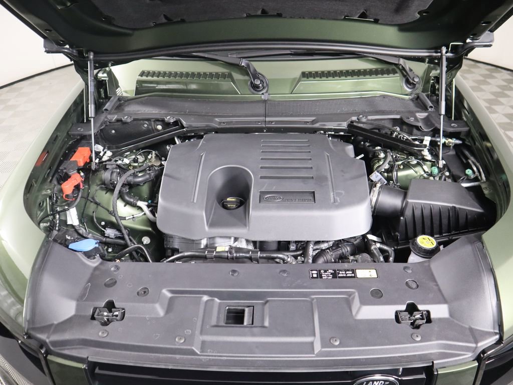 New 2026 Land Rover Defender 110 X-Dynamic SE image 31