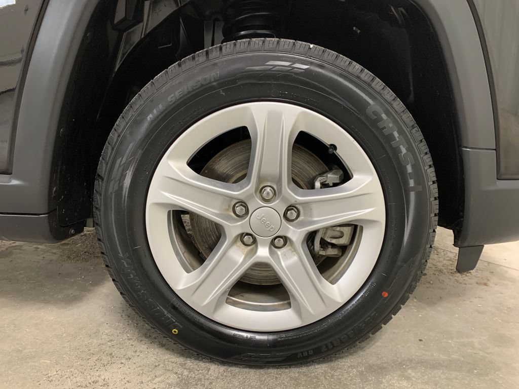 Used 2023 Jeep Compass Sport AWD/4WD image 26