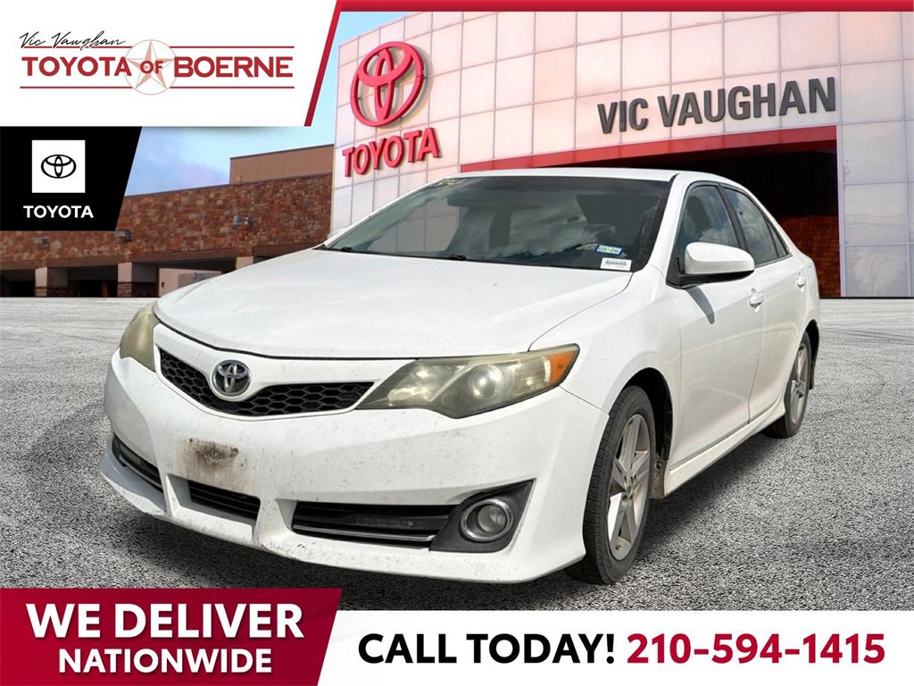 Used 2014 Toyota Camry SE image 1