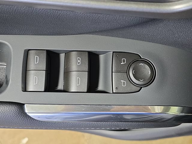 New 2026 Chevrolet Traverse LT w/ Driver Confidence Package AWD/4WD image 30