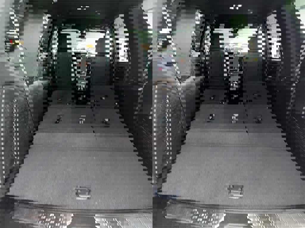 Used 2025 GMC Yukon Denali image 25