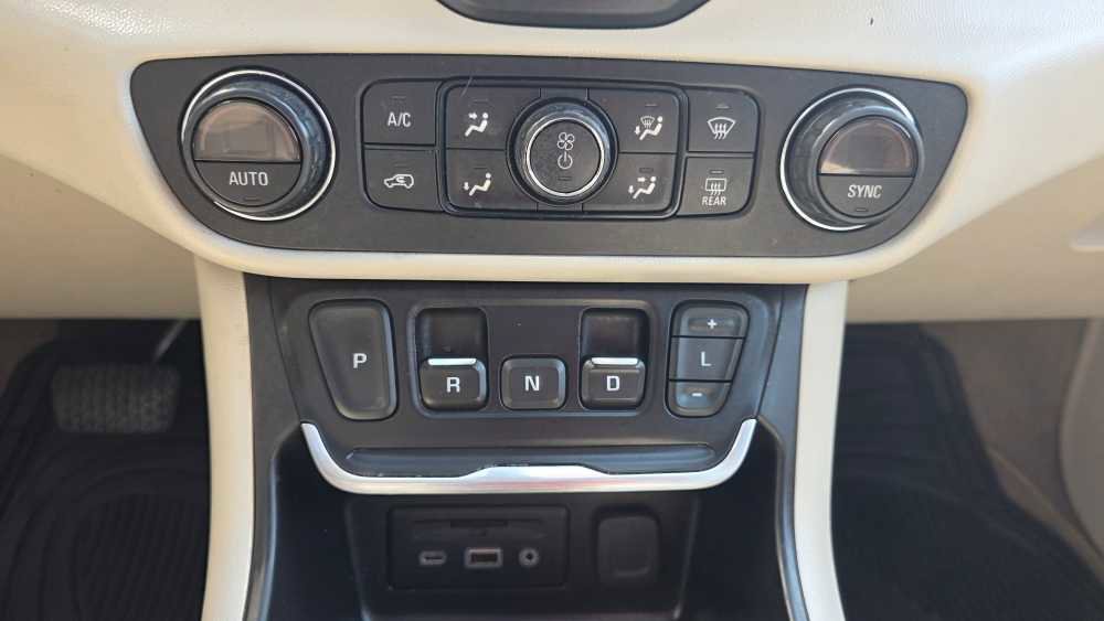 Used 2019 GMC Terrain Denali w/ Advanced Safety Package image 17