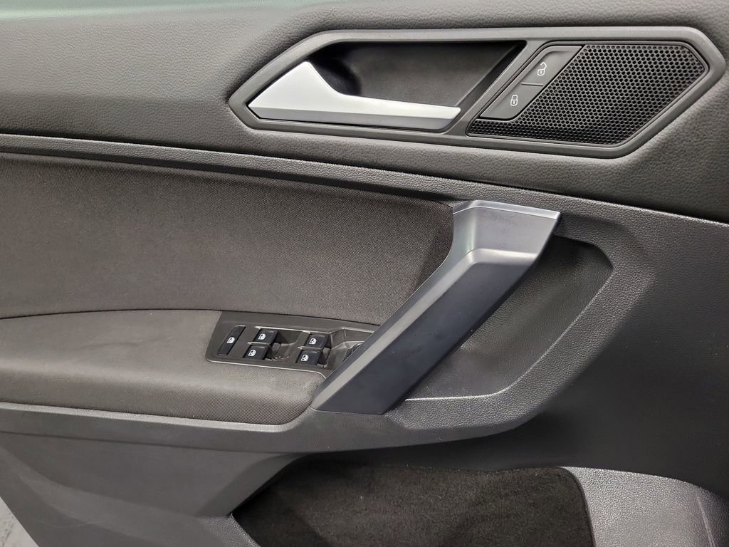 Used 2021 Volkswagen Tiguan S image 18