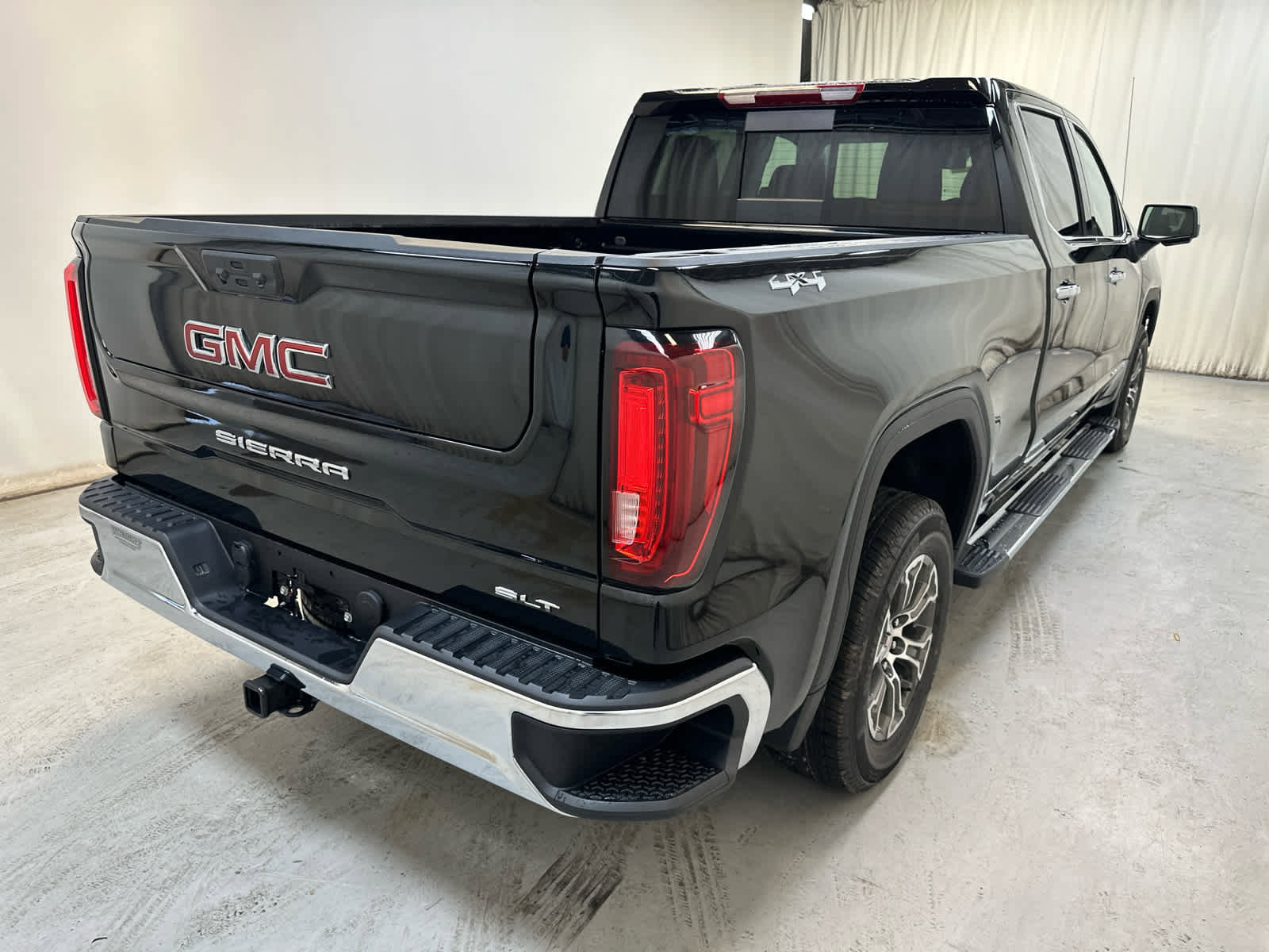 New 2026 GMC Sierra 1500 SLT w/ SLT Convenience Package image 10