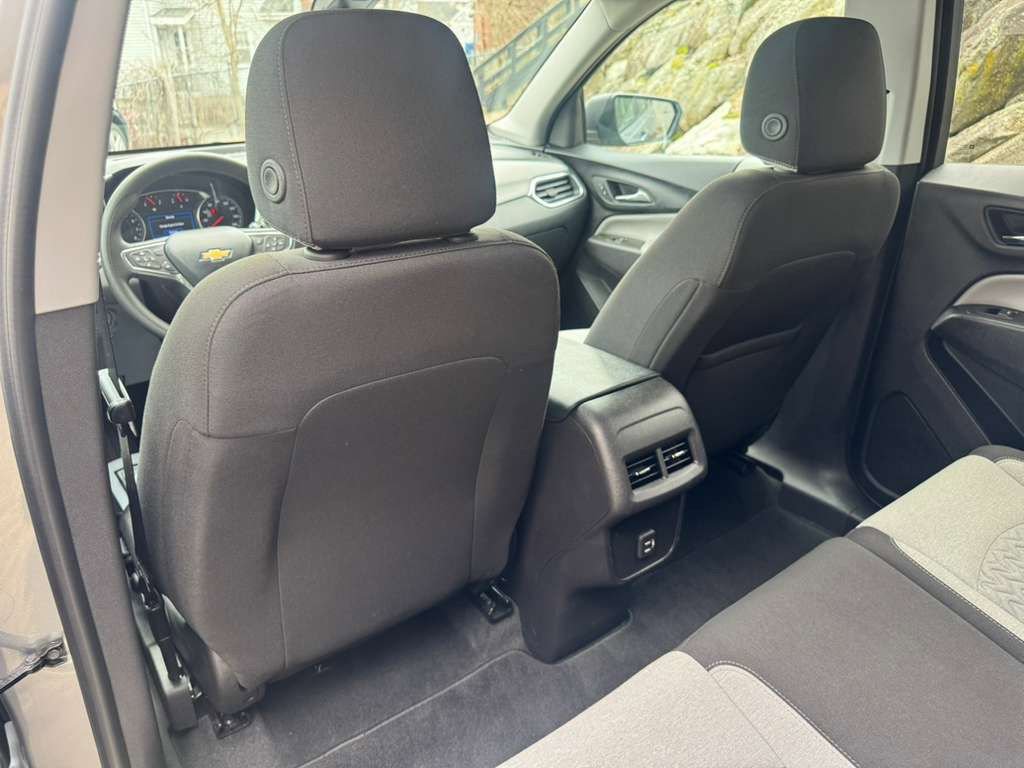 Used 2024 Chevrolet Equinox LS w/ LS Convenience Package image 19