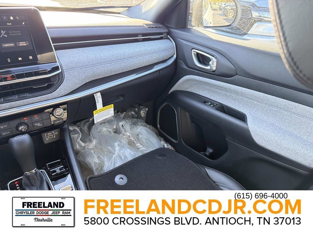 New 2026 Jeep Compass Latitude image 17