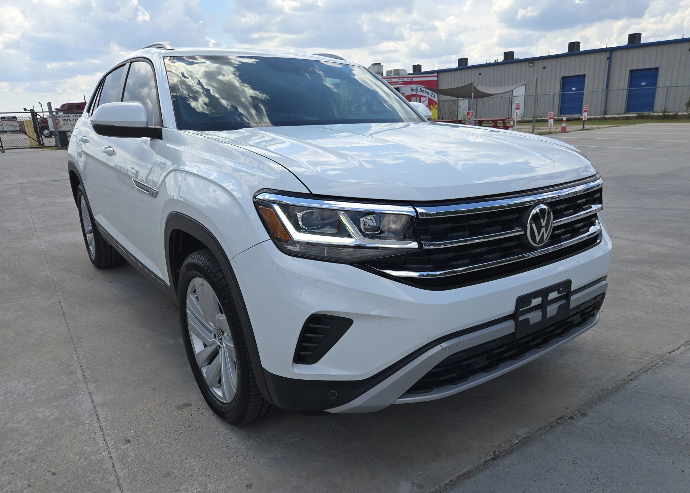 Used 2021 Volkswagen Atlas Cross Sport SE w/ Panoramic Sunroof Package image 6