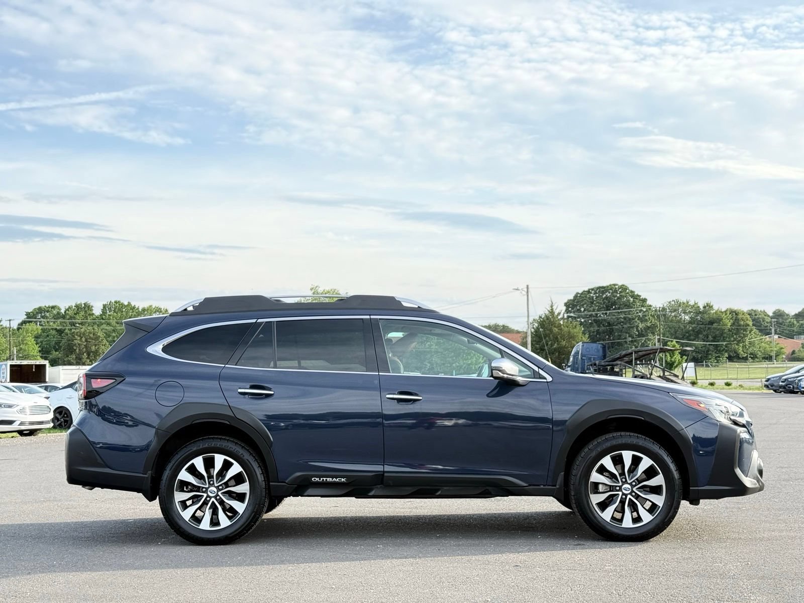 Used 2023 Subaru Outback Touring XT AWD/4WD image 7