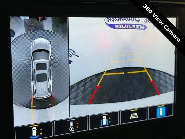 Used 2023 Chevrolet Traverse RS image 7