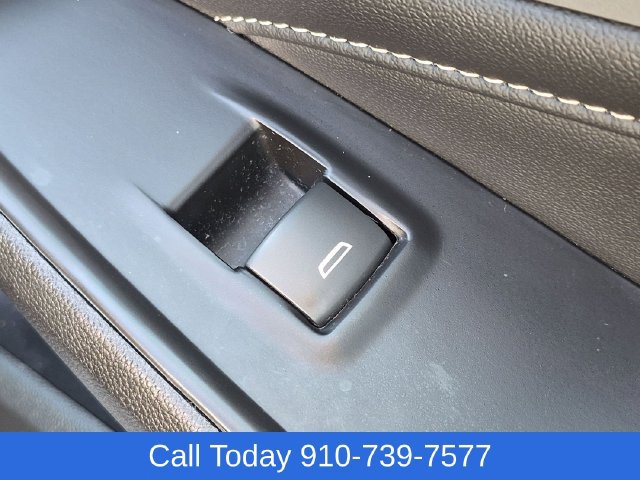Used 2023 Chevrolet Traverse LT w/ LT Premium Package AWD/4WD image 40