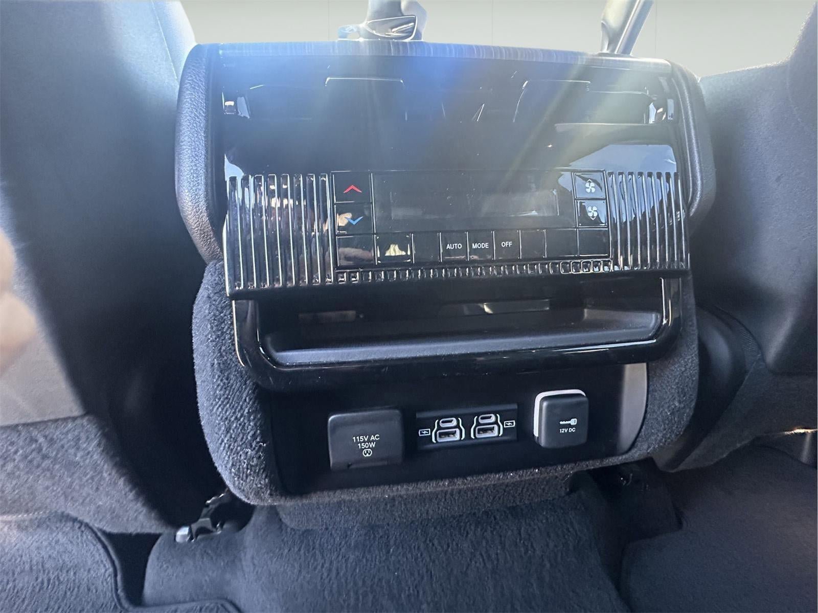 Used 2024 Jeep Wagoneer L Series II w/ Flexible Seating Group image 41