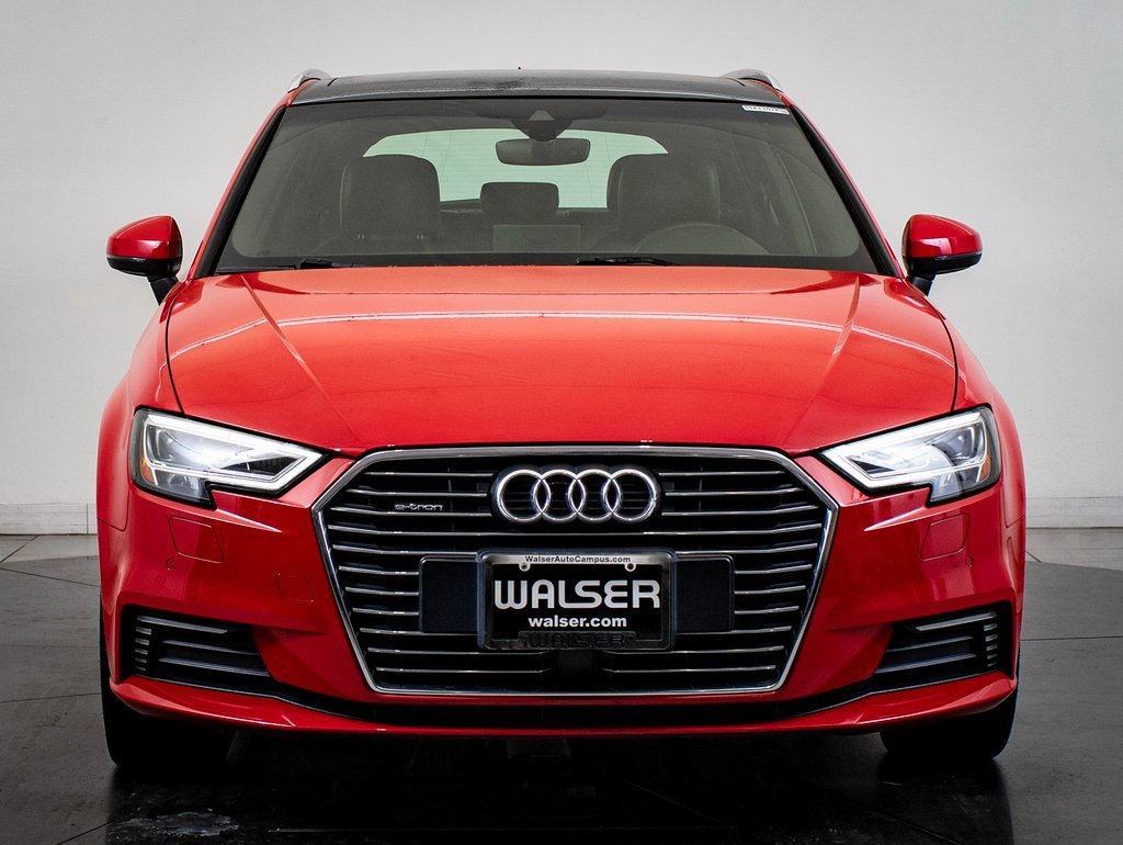 Used 2017 Audi A3 e-tron Prestige w/ Prestige Package image 2