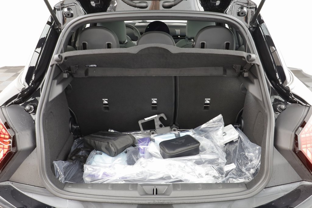 New 2026 MINI Cooper 4-Door Hardtop image 17