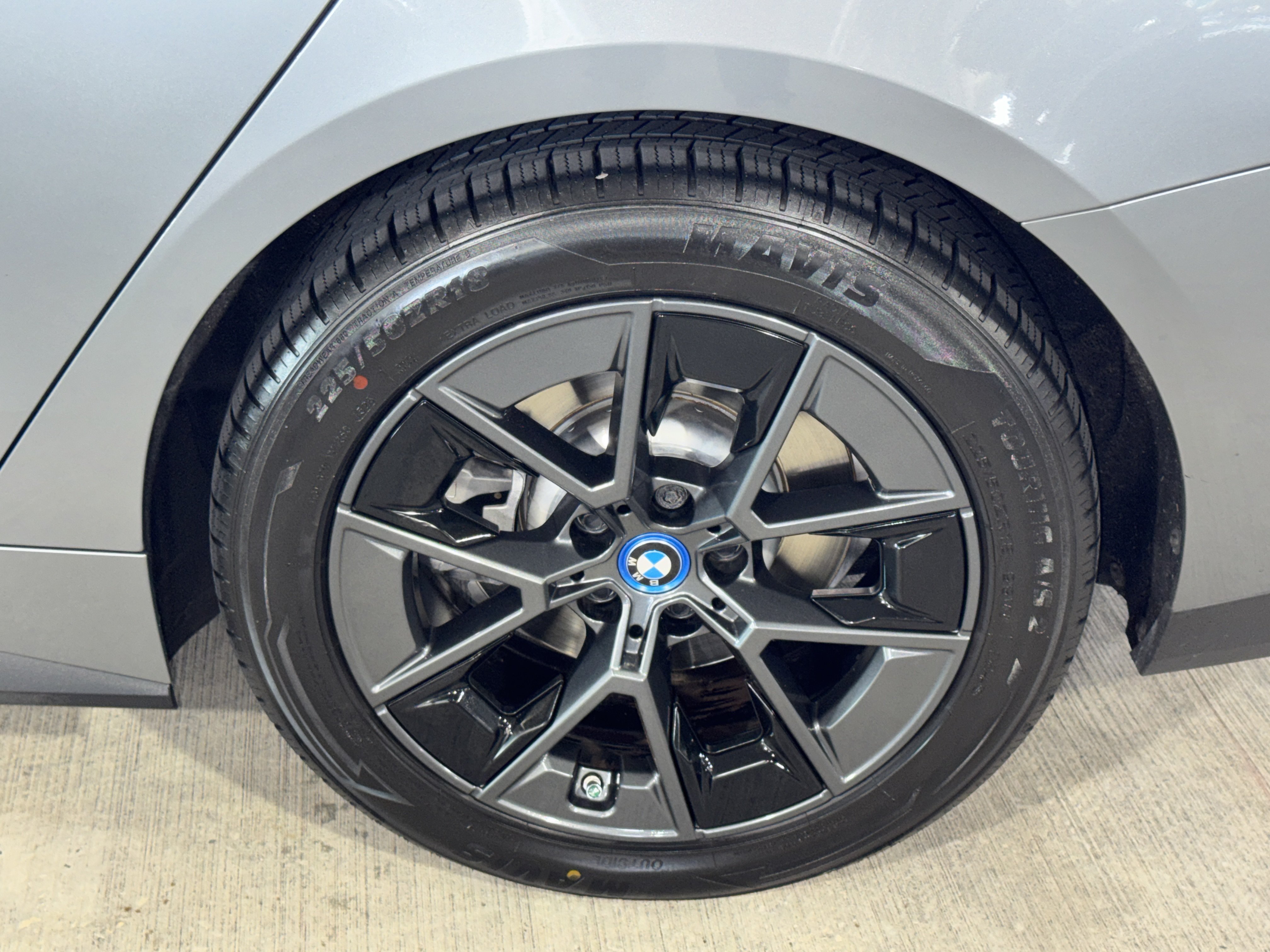 Used 2023 BMW i4 eDrive40 RWD image 36