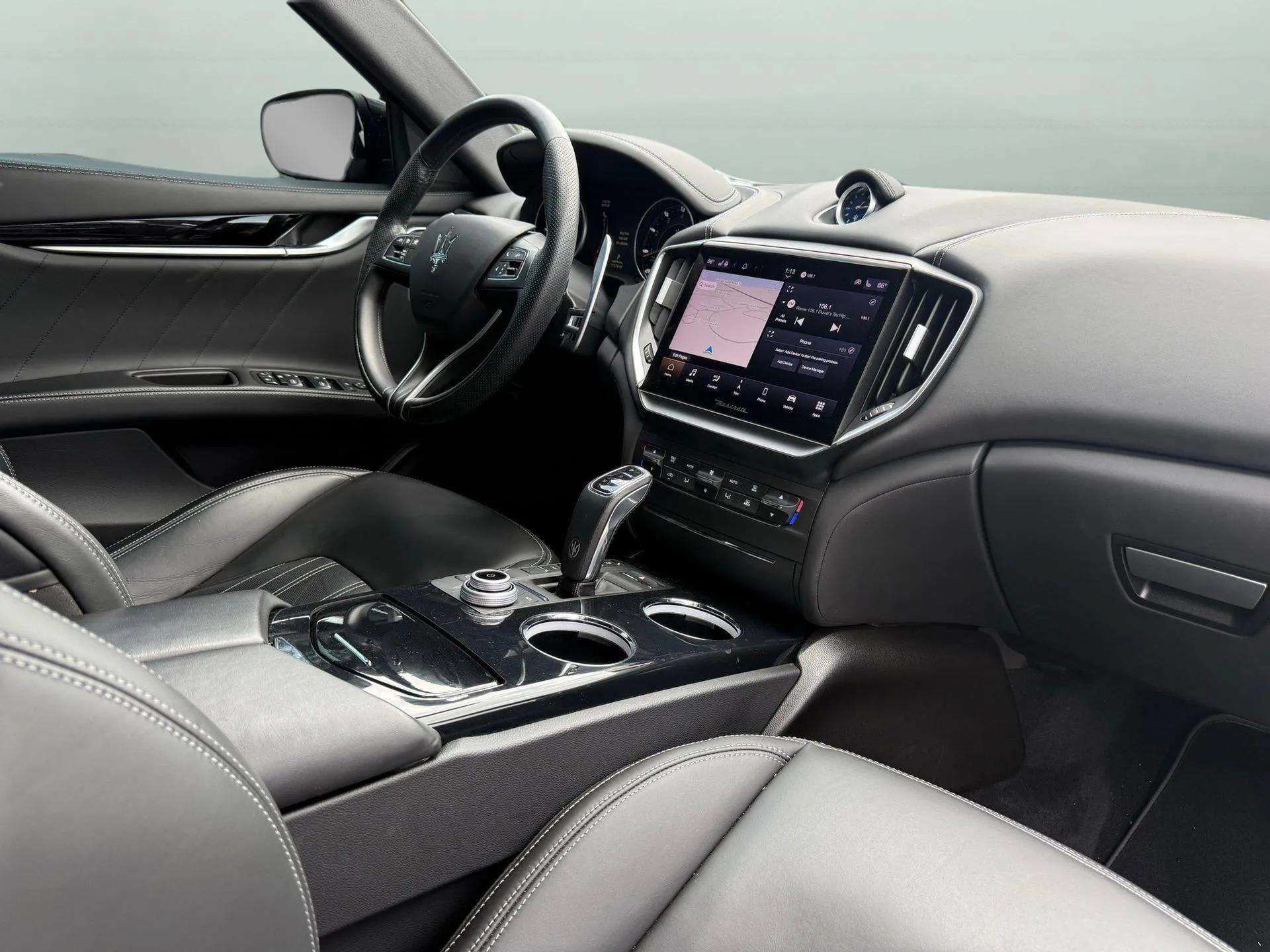 Certified 2023 Maserati Ghibli Modena Q4 AWD/4WD image 2