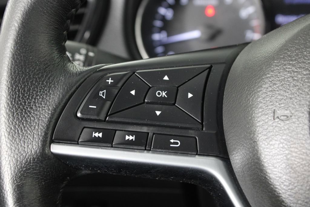 Used 2019 Nissan Rogue SV image 26