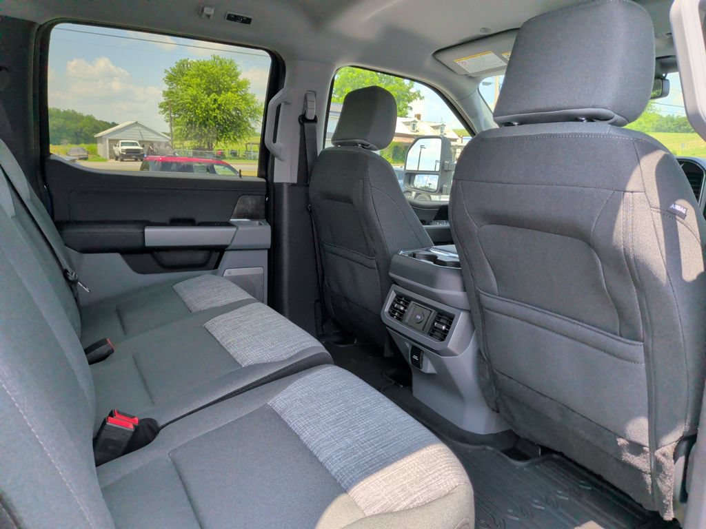 New 2026 Ford F250 XLT w/ XLT Premium Package AWD/4WD image 10