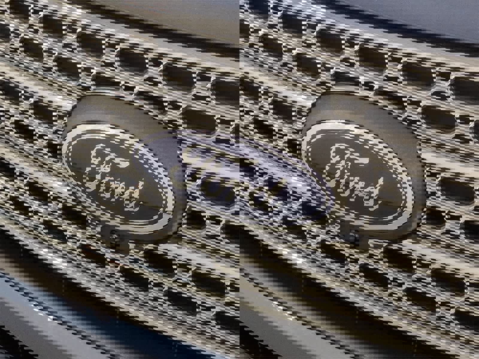 Used 2021 Ford Explorer Limited w/ Equipment Group 301A image 12