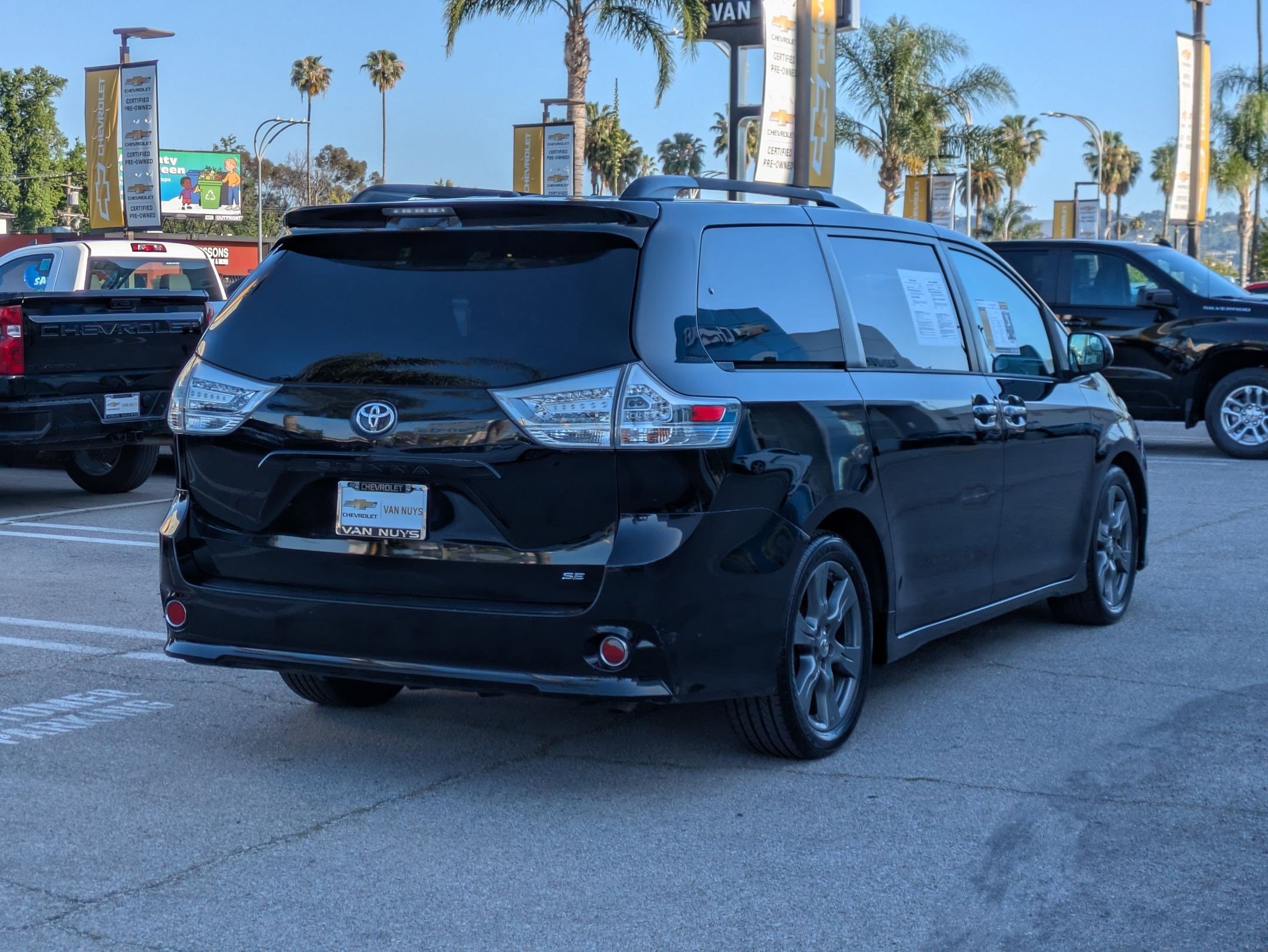Used 2017 Toyota Sienna SE image 5