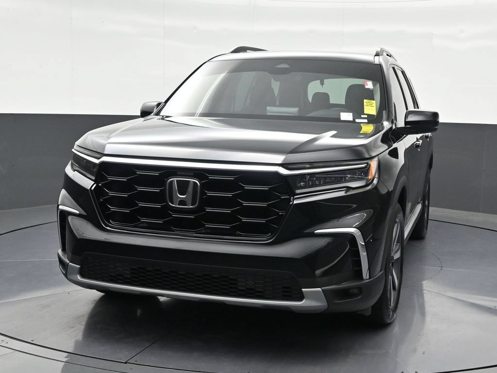 Used 2023 Honda Pilot Touring image 8