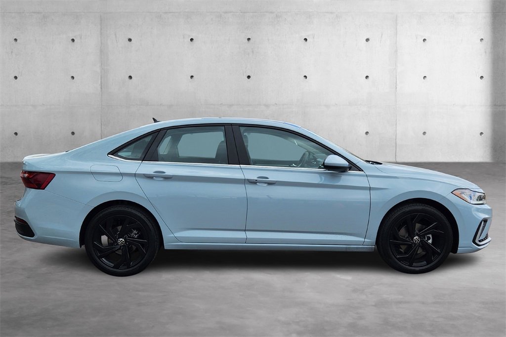 New 2025 Volkswagen Jetta SE image 23