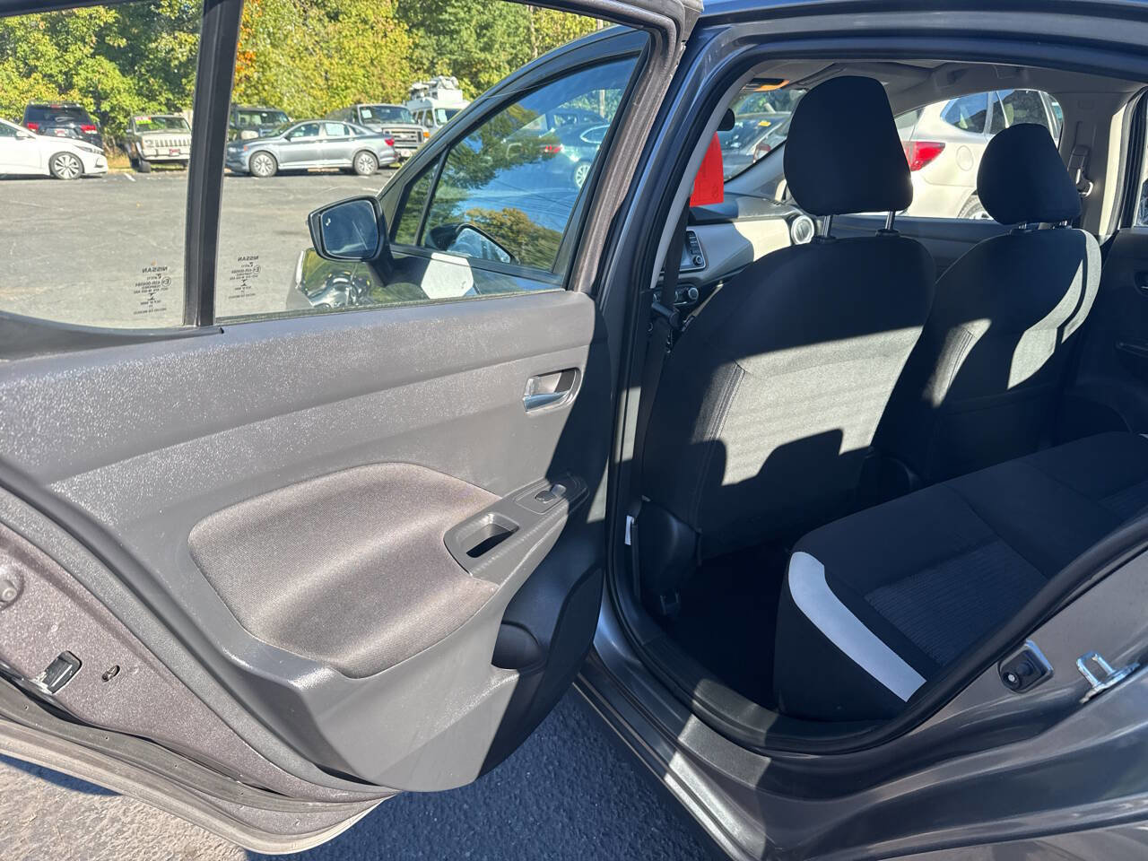 Used 2021 Nissan Versa SV image 14