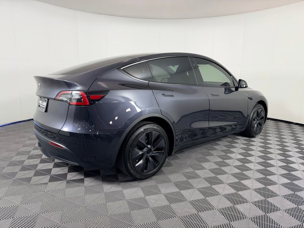 Used 2025 Tesla Model Y Long Range image 5