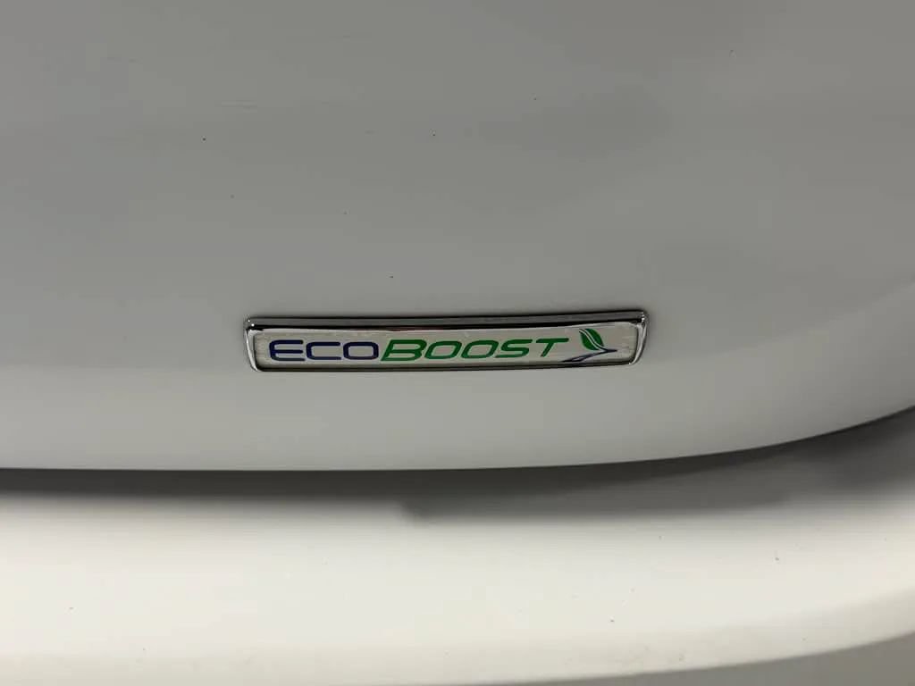 Used 2018 Ford Edge SE FWD image 11