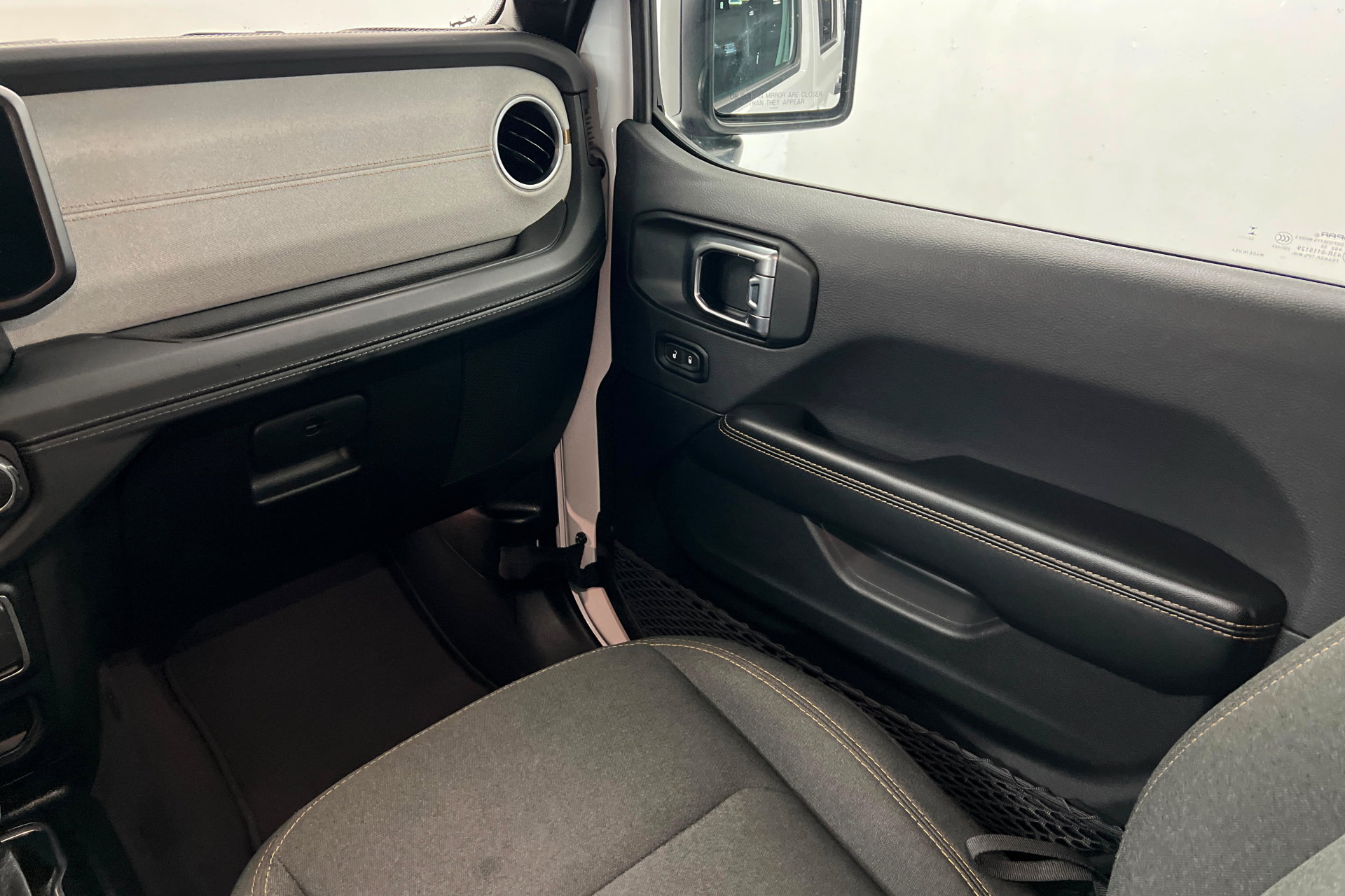 Used 2024 Jeep Wrangler Unlimited Sahara AWD/4WD image 10