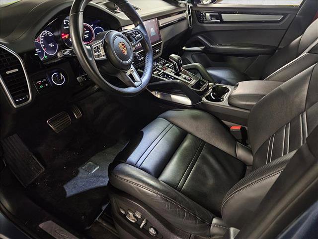 Used 2019 Porsche Cayenne Turbo image 10