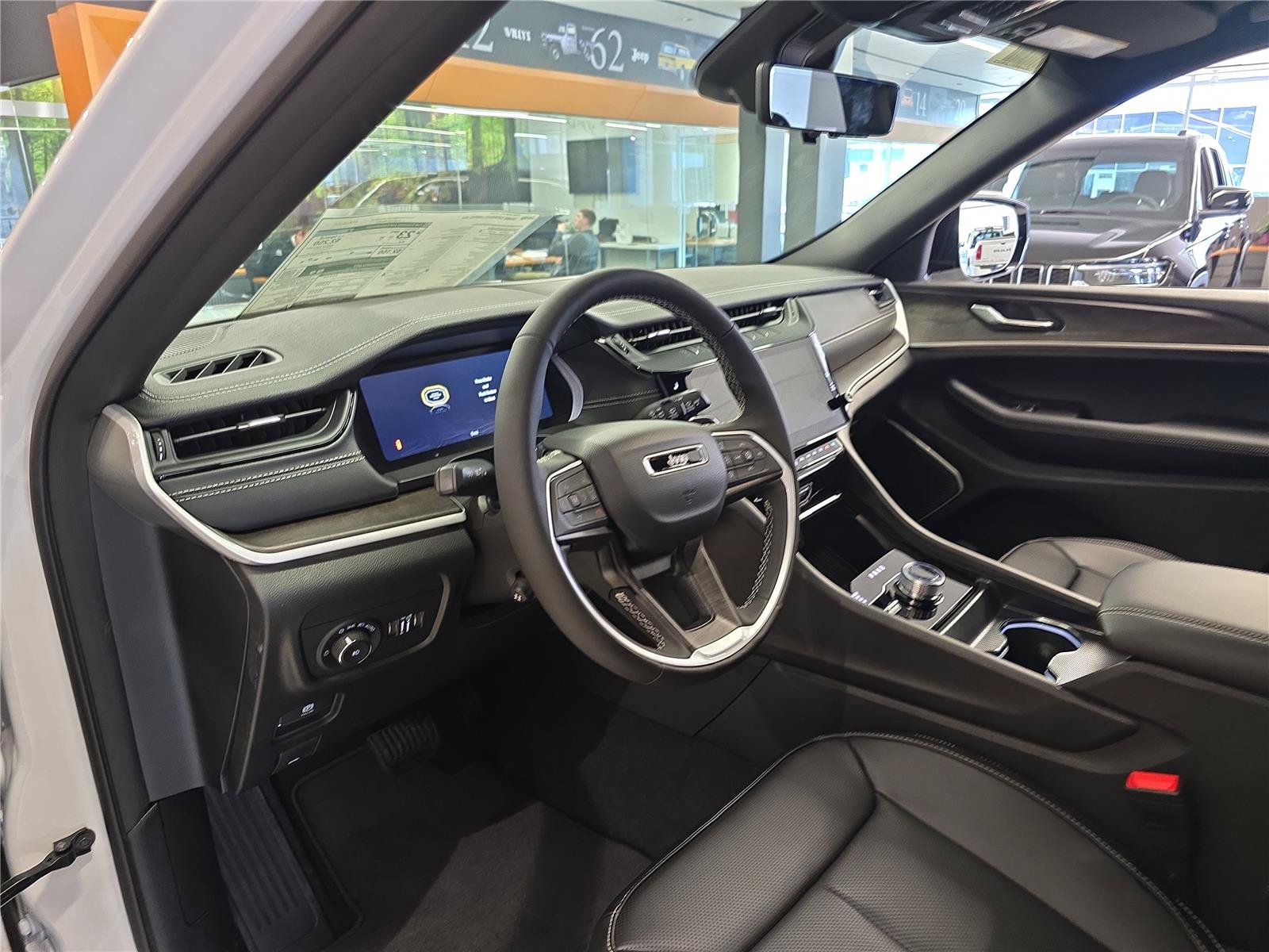 New 2026 Jeep Grand Cherokee Limited w/ Luxury Tech Group II AWD/4WD image 21
