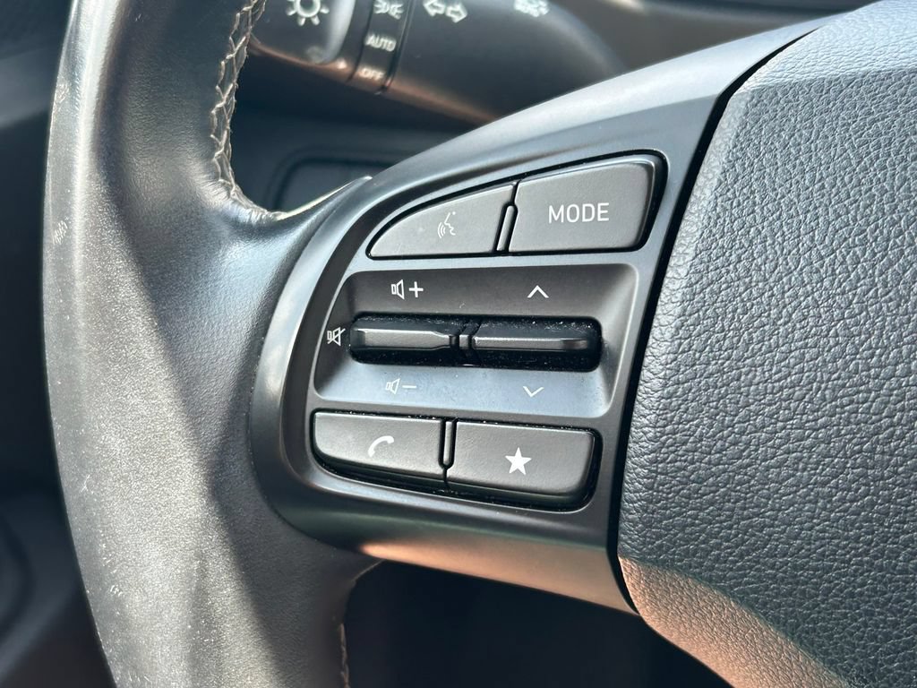 Used 2025 Hyundai Venue SEL FWD image 31