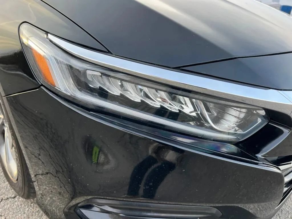 Used 2018 Honda Accord EX-L image 32