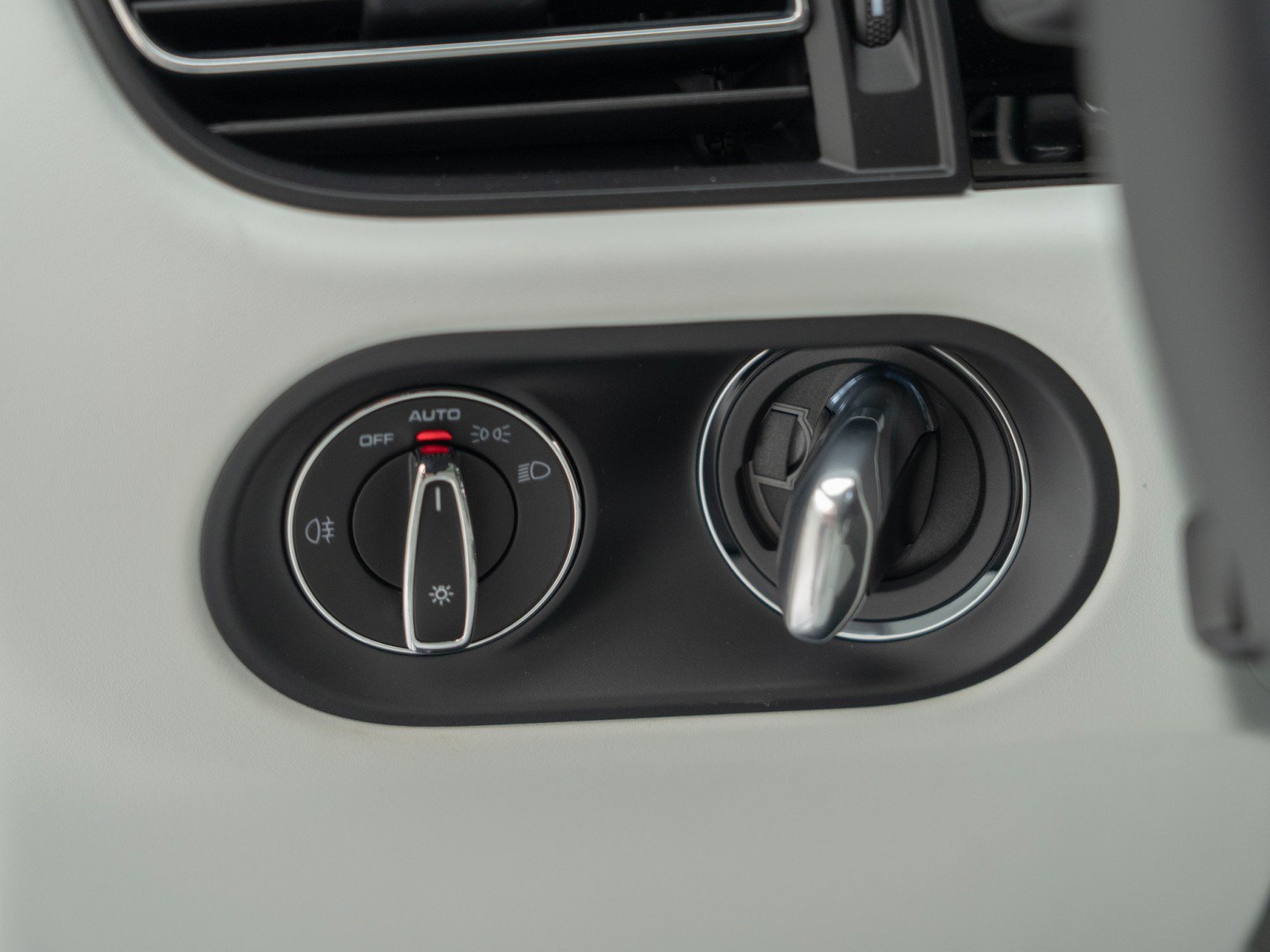 New 2026 Porsche Macan S AWD/4WD image 29