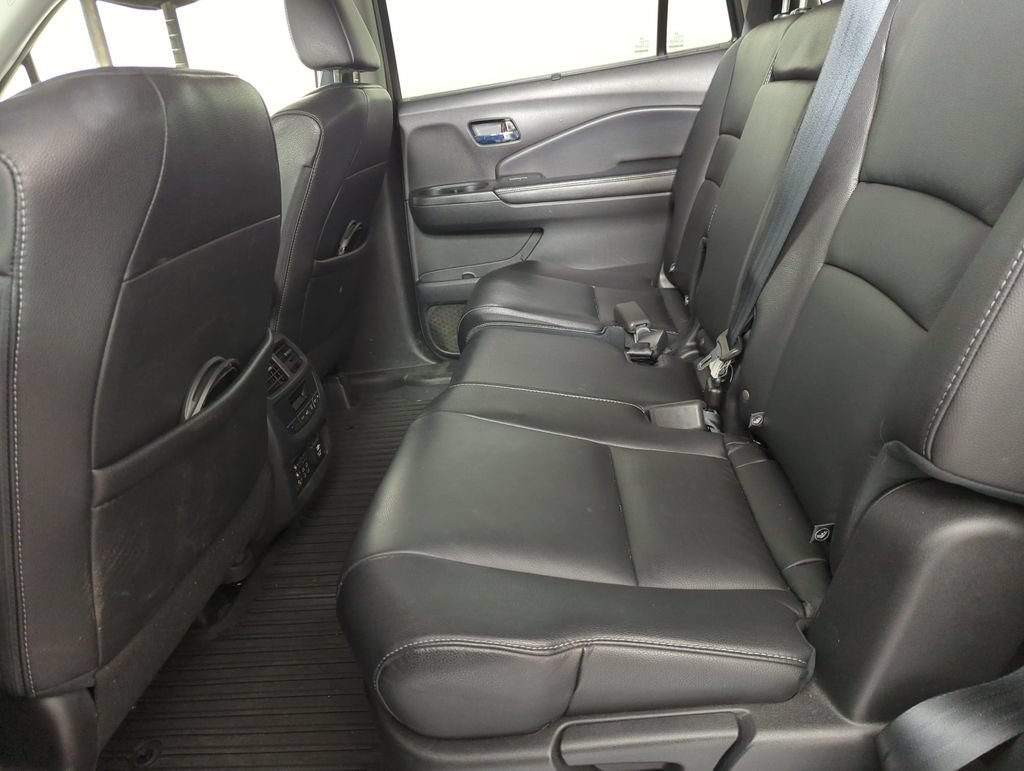 Certified 2017 Honda Pilot Touring image 21