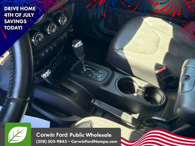 Used 2014 Jeep Wrangler Unlimited Rubicon w/ Connectivity Group AWD/4WD image 21