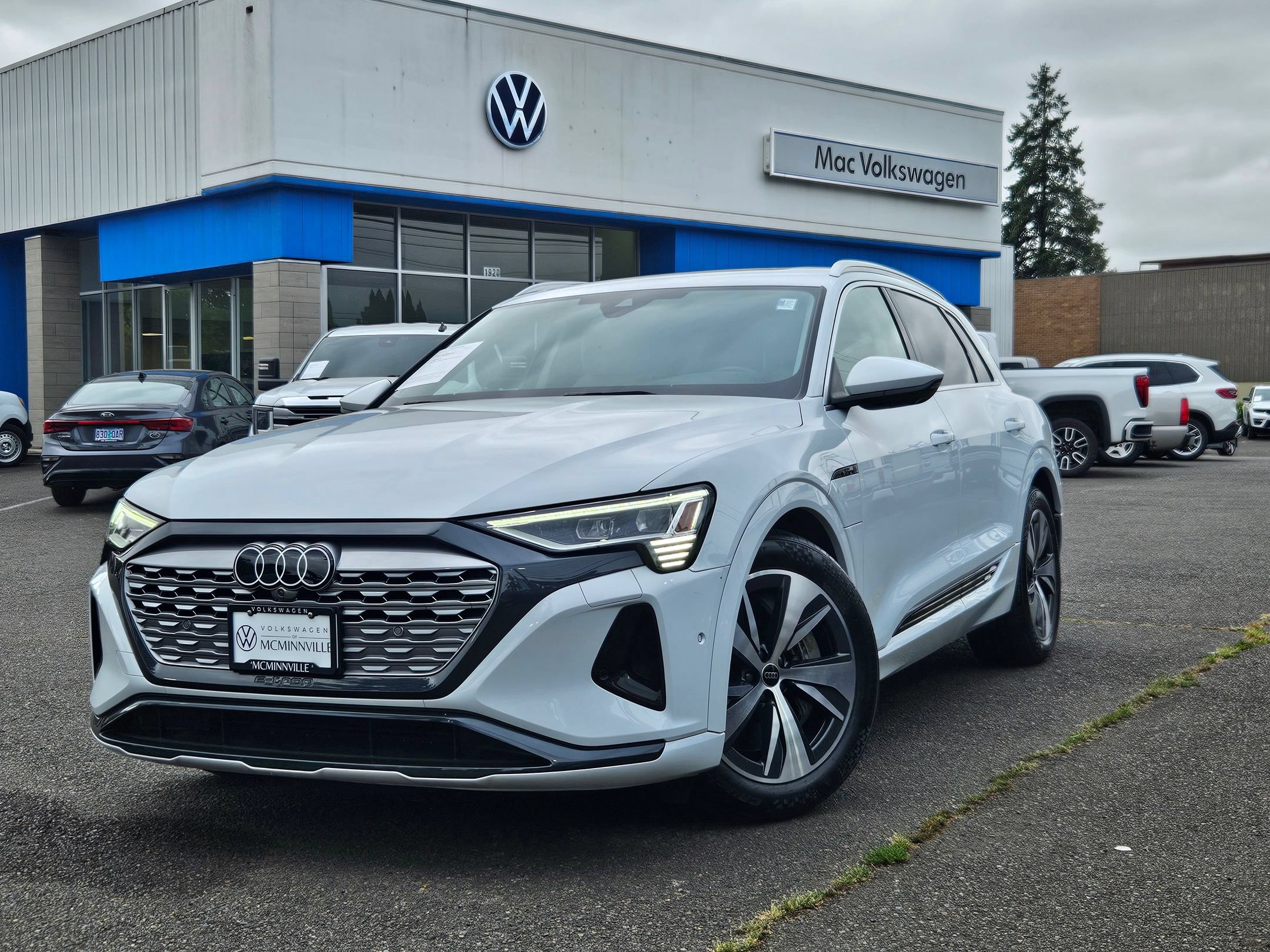 Used 2024 Audi Q8 e-tron Premium Plus w/ Premium Plus Package