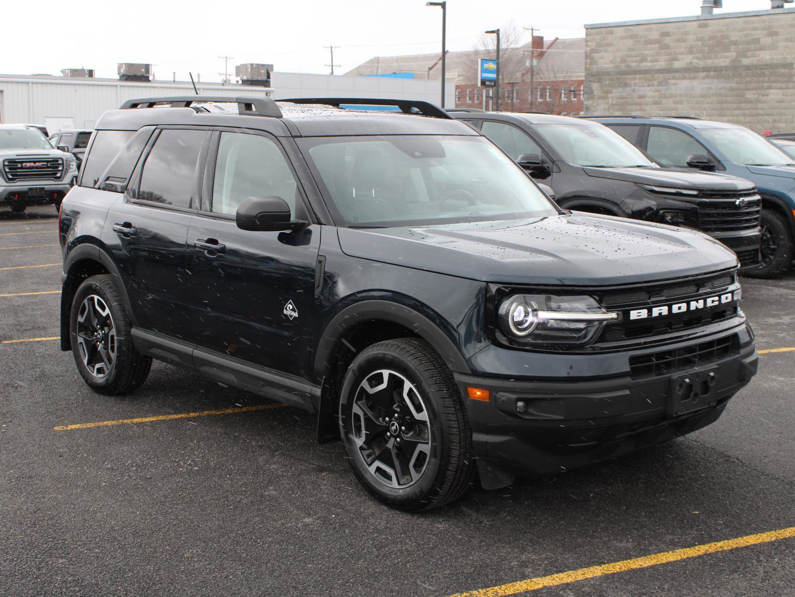Used 2022 Ford Bronco Sport Outer Banks w/ Tech Package image 3