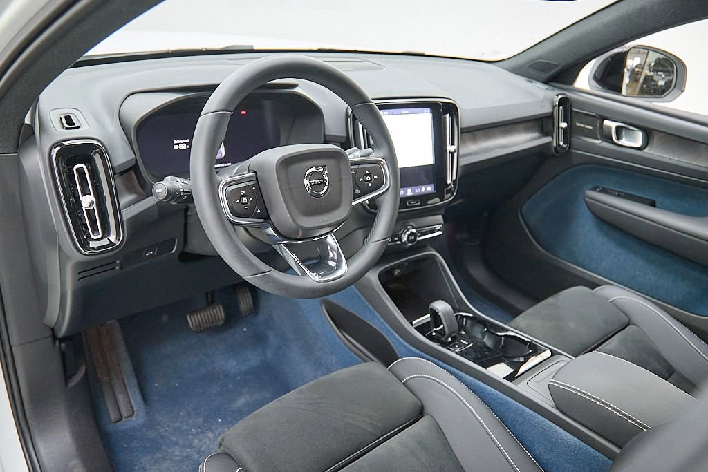 Certified 2023 Volvo C40 P8 Recharge Ultimate image 13