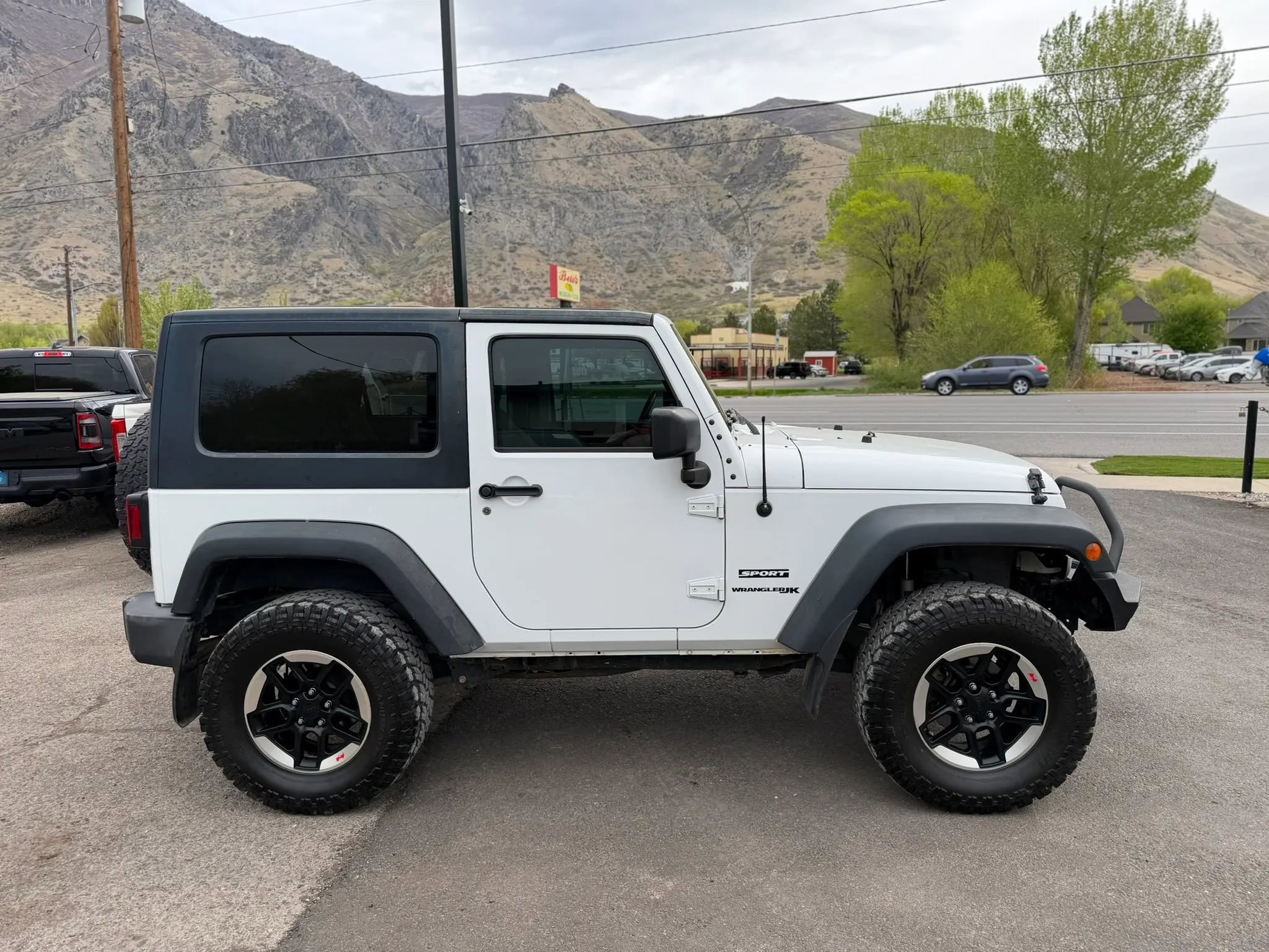 Used 2018 Jeep Wrangler Sport image 36