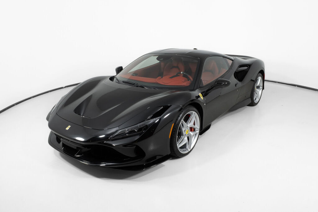Used 2022 Ferrari F8 Tributo RWD image 2
