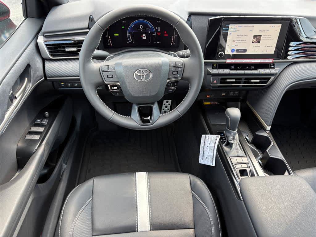Used 2026 Toyota Camry SE w/ Convenience Package FWD image 4