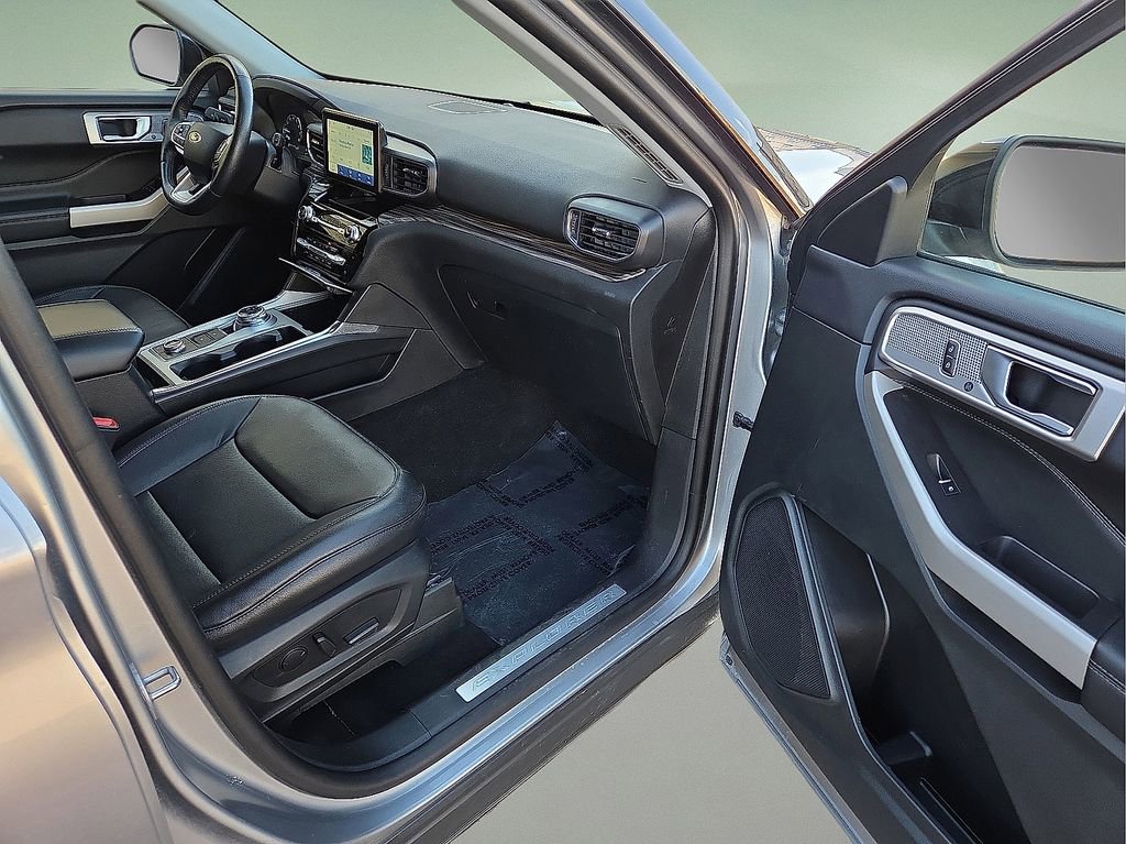 Used 2024 Ford Explorer Limited image 13