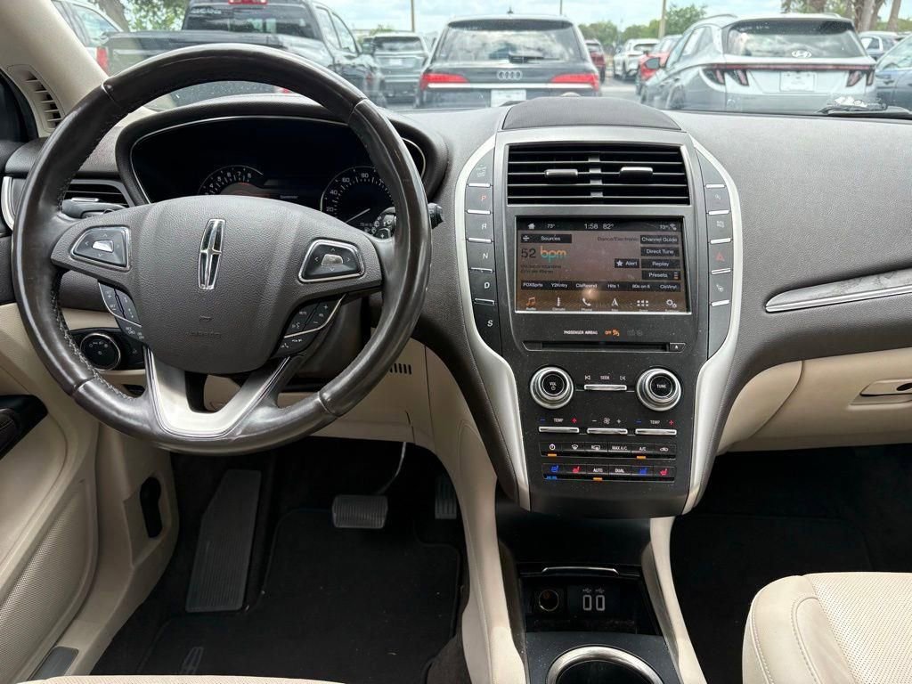 Used 2019 Lincoln MKC Reserve w/ MKC Technology Package FWD image 10
