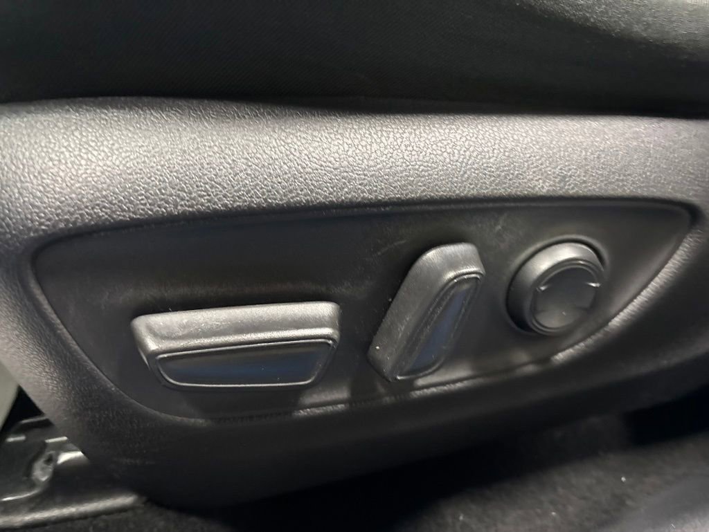 Used 2019 Toyota RAV4 XLE w/ Convenience Package AWD/4WD image 13