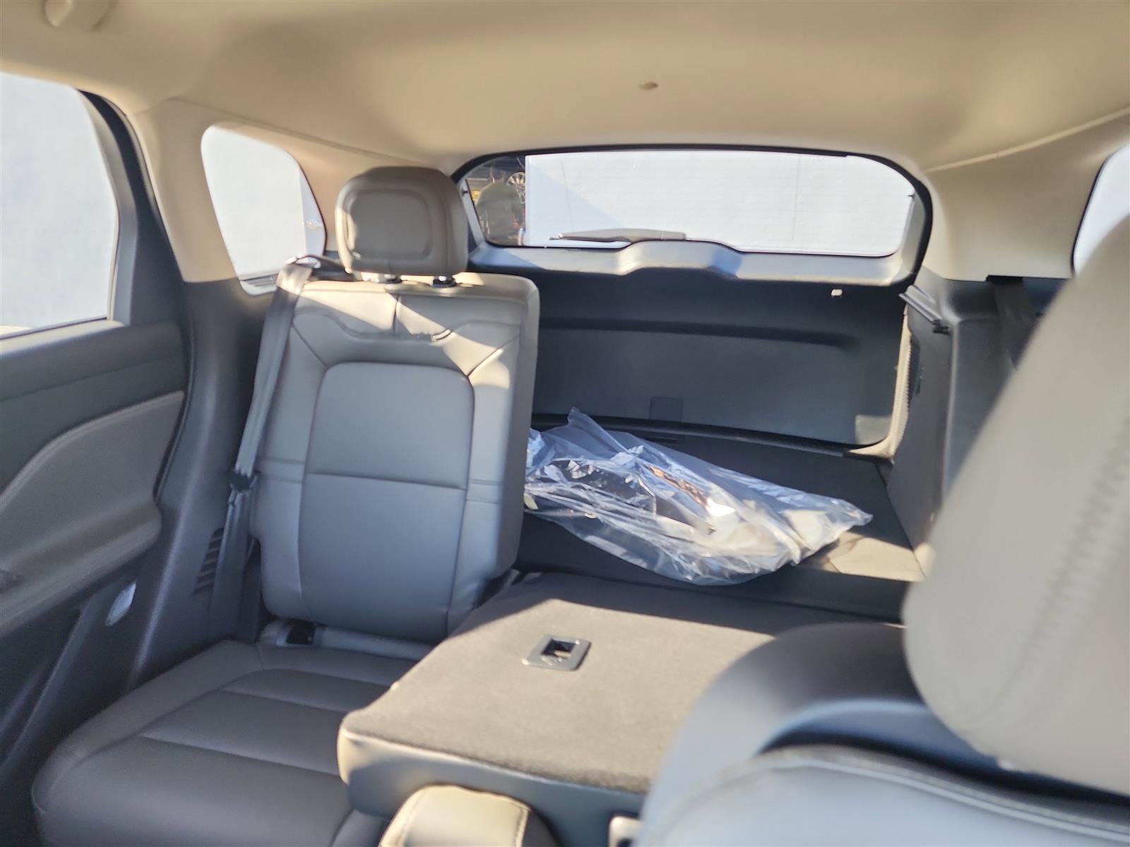 New 2025 Lincoln Corsair Premiere w/ Equipment Group 101A image 17