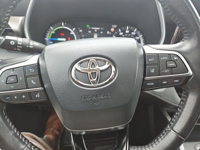 Used 2020 Toyota Highlander XLE image 17