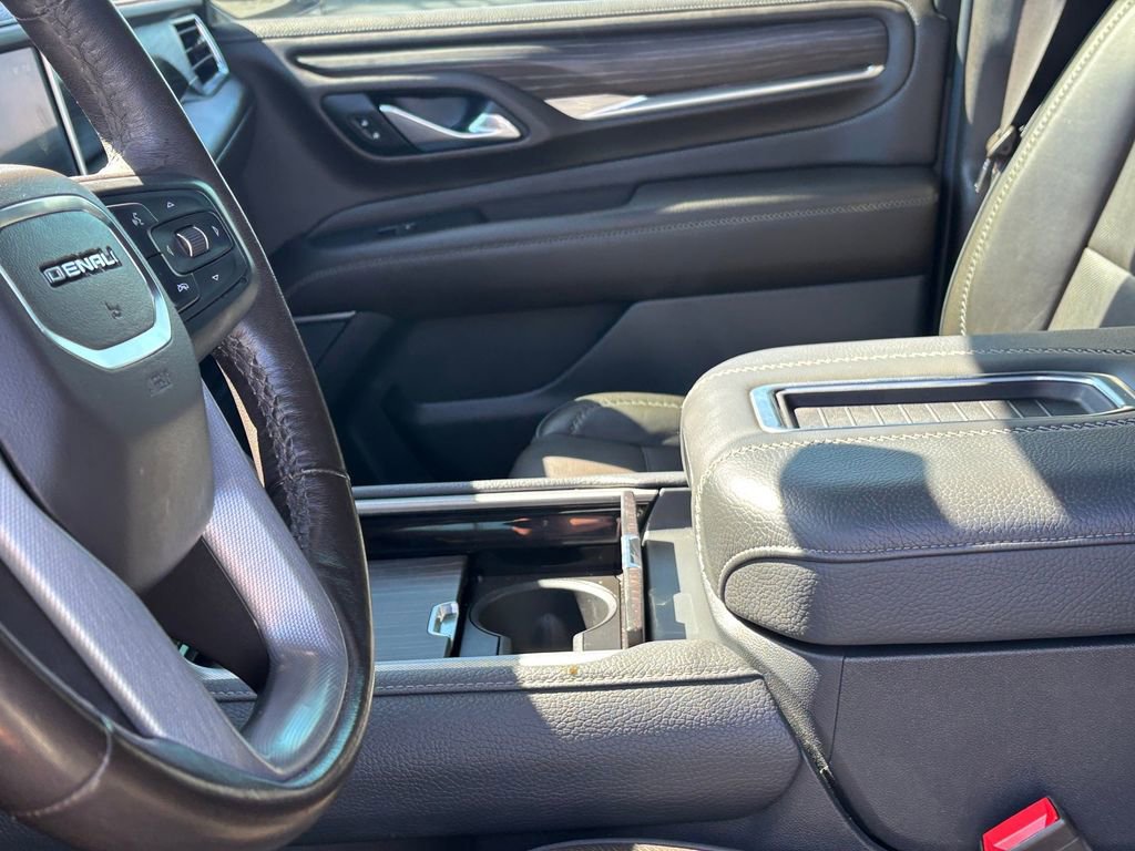 Used 2022 GMC Yukon Denali AWD/4WD image 10