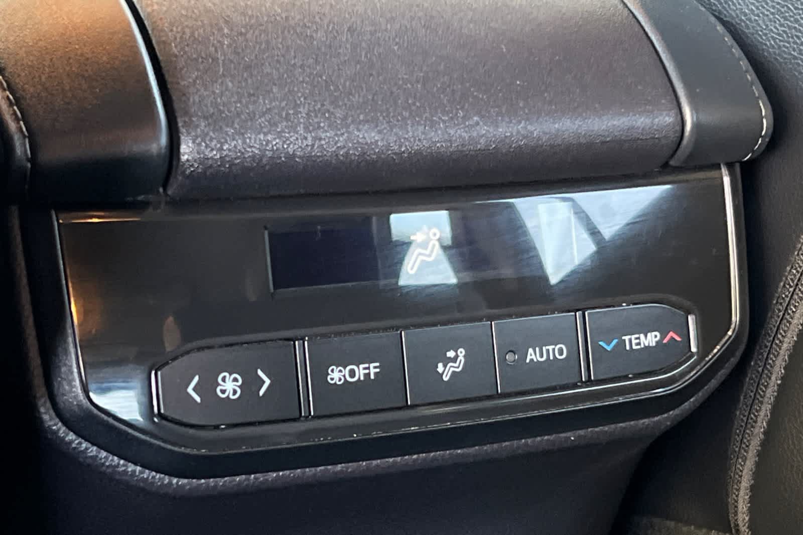 Certified 2026 Toyota Highlander XLE AWD/4WD image 14