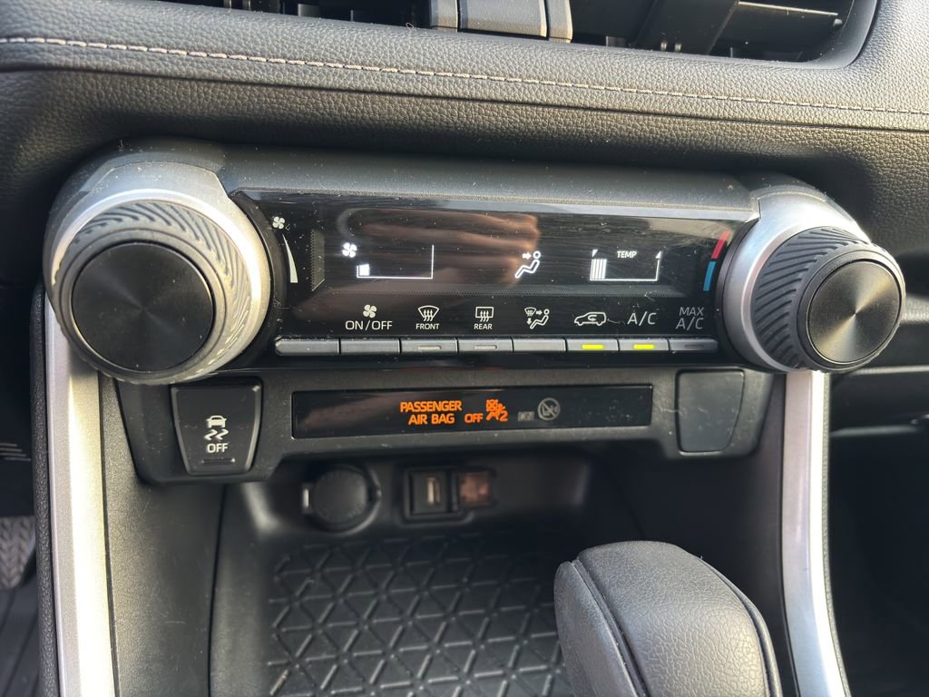 Used 2022 Toyota RAV4 LE FWD image 14